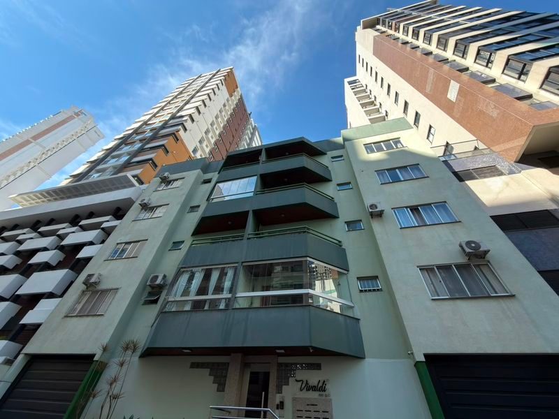 APARTAMENTO - CENTRO