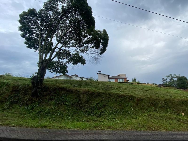 TERRENO EM CONDOMÍNIO FECHADO - DON GUILHERME