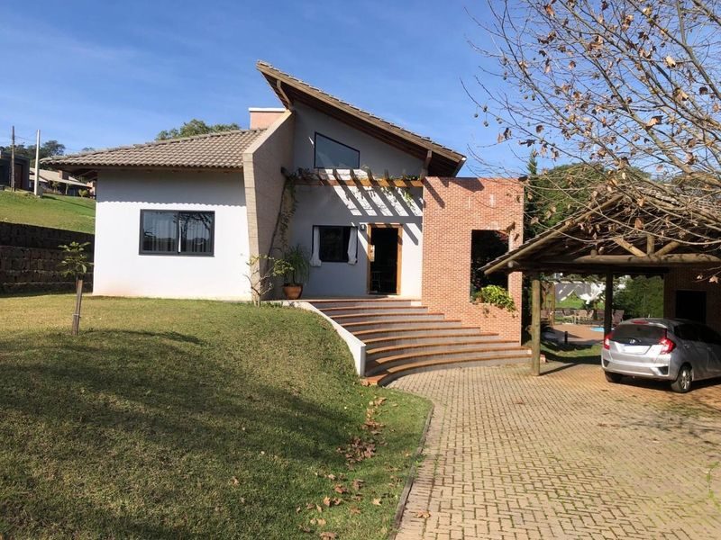 CASA EM CONDOMÍNIO FECHADO - ESPELHO DAS ÁGUAS