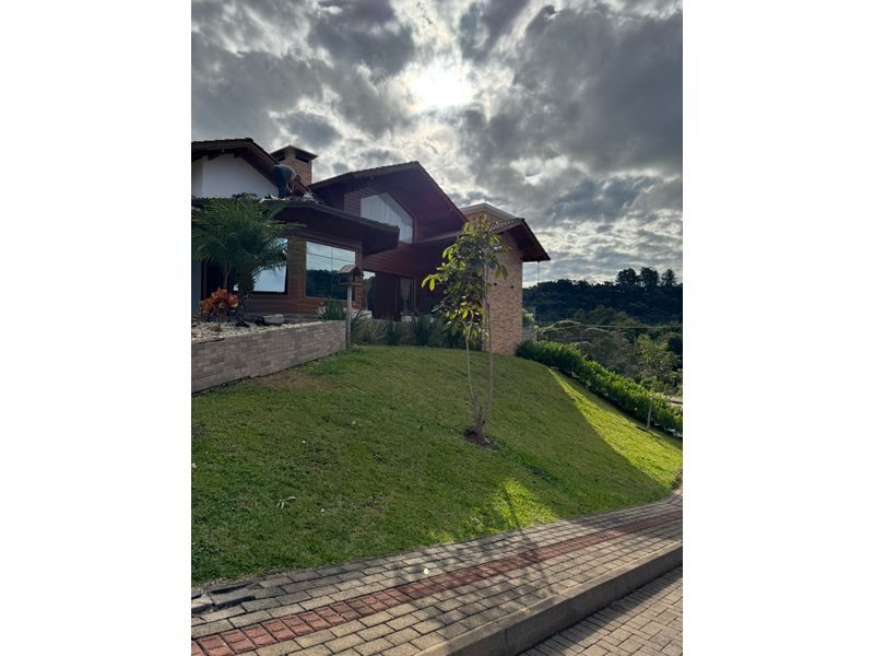 CASA EM CONDOMÍNIO FECHADO - INTERIOR 4