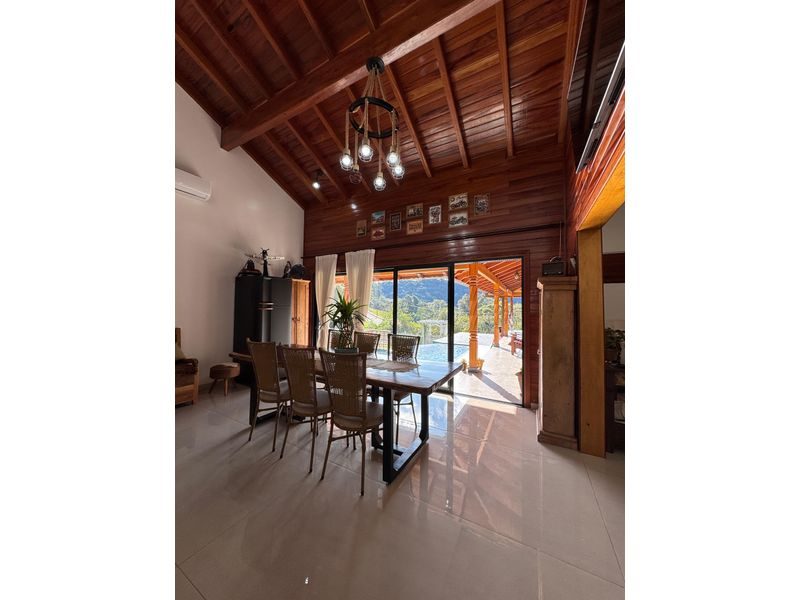CASA EM CONDOMÍNIO FECHADO - INTERIOR 7