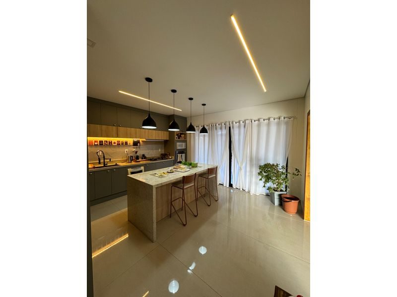CASA EM CONDOMÍNIO FECHADO - INTERIOR 11