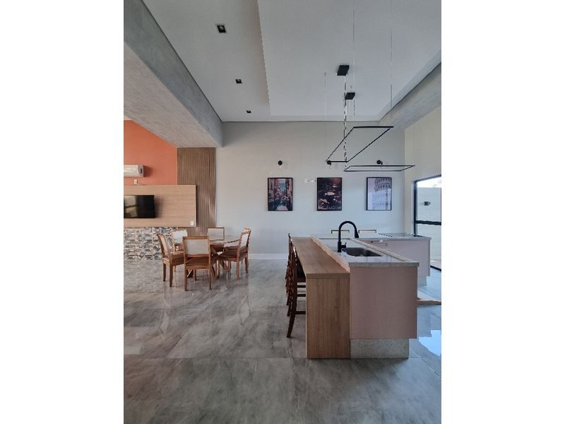APARTAMENTO - PRESIDENTE MÉDICI 32
