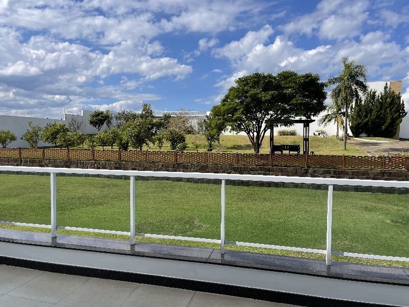 CASA EM CONDOMÍNIO FECHADO - LAVILLE 27
