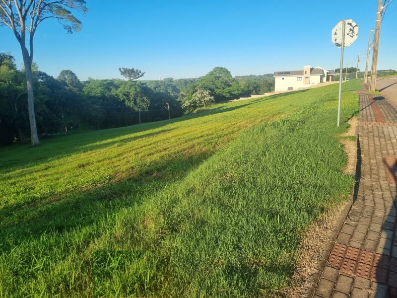 TERRENO EM CONDOMÍNIO FECHADO - INTERIOR
