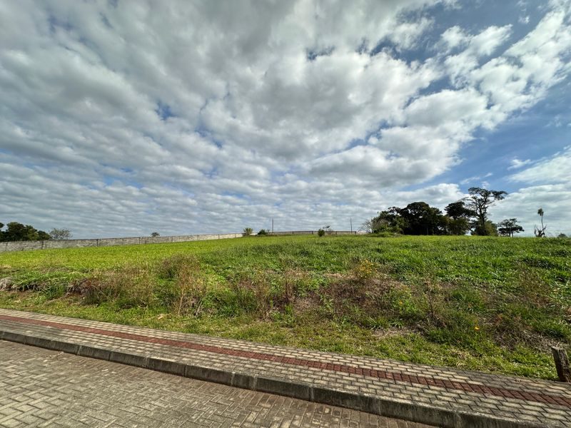 TERRENO EM CONDOMÍNIO FECHADO - DON GUILHERME