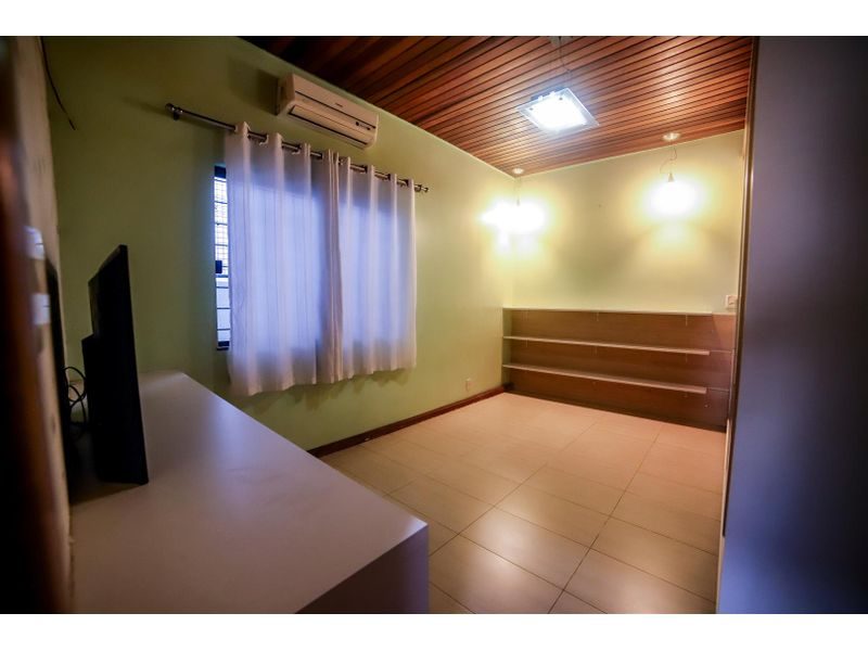CASA - PARQUE DAS PALMEIRAS 38