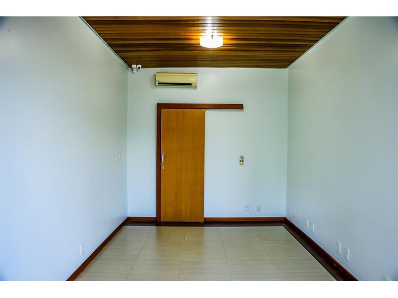 CASA - PARQUE DAS PALMEIRAS 41