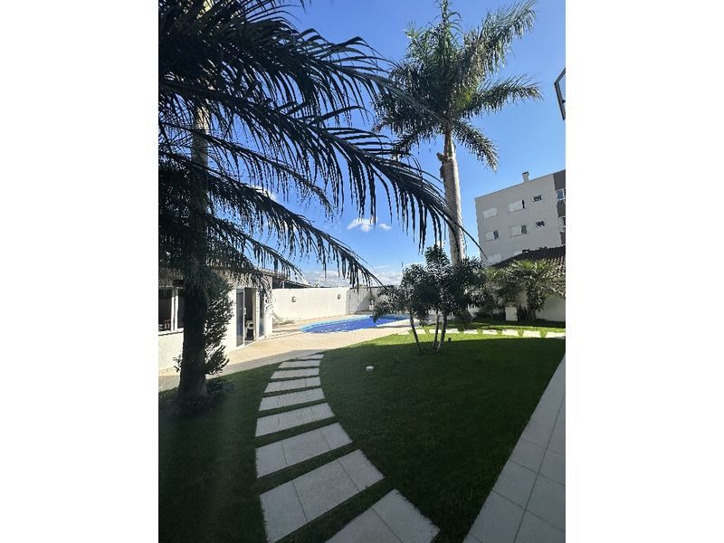 CASA - UNIVERSITÁRIO 23