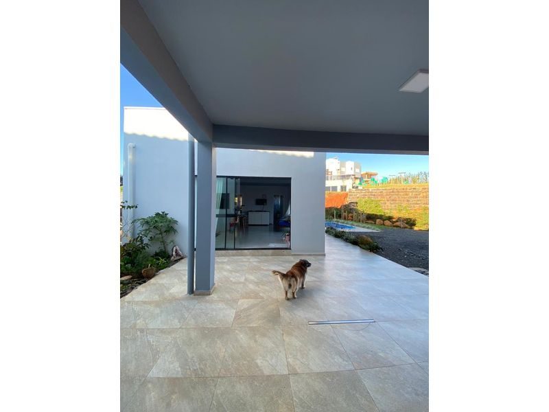 CASA EM CONDOMÍNIO FECHADO - LINHA COLÔNIA BACIA 14