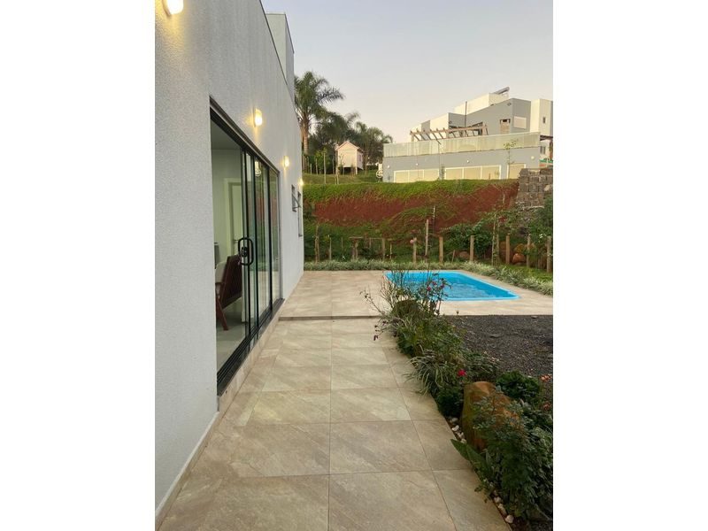 CASA EM CONDOMÍNIO FECHADO - LINHA COLÔNIA BACIA 18