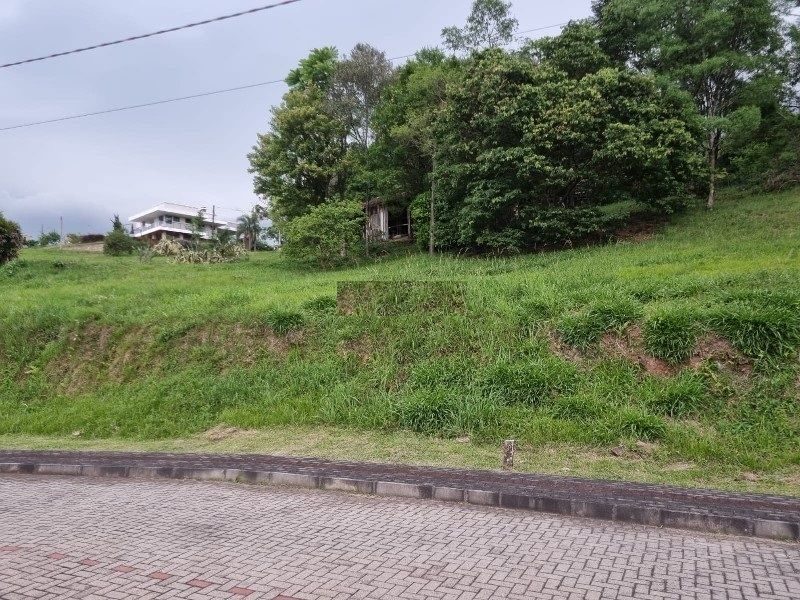 TERRENO EM CONDOMÍNIO FECHADO - DON GUILHERME