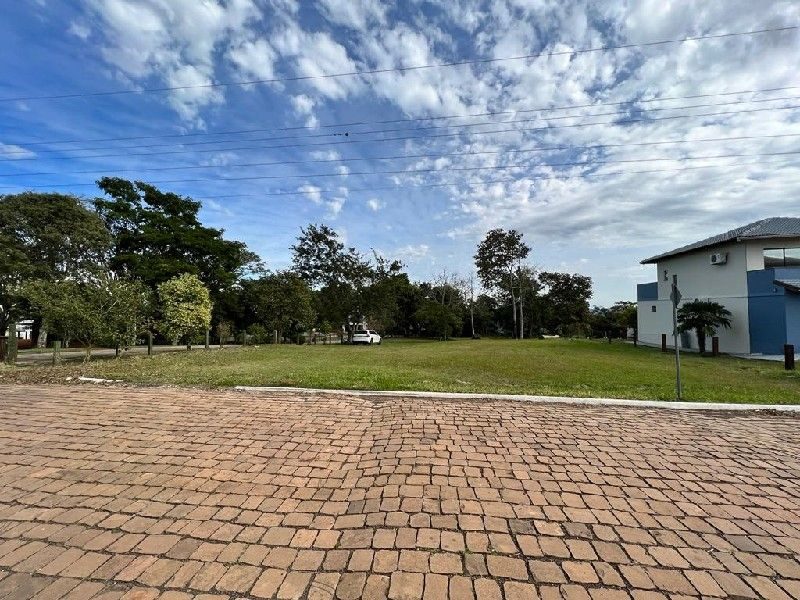 TERRENO EM CONDOMÍNIO FECHADO - VILLAGOS