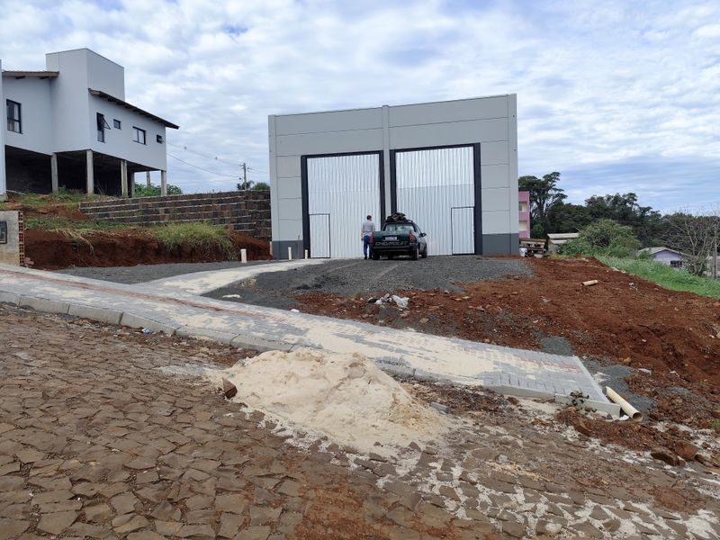 PAVILHÃO/BARRACÃO - TREVO - LOTEAMENTO EDUARDA