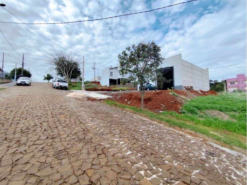 PAVILHÃO/BARRACÃO - TREVO - LOTEAMENTO EDUARDA 8
