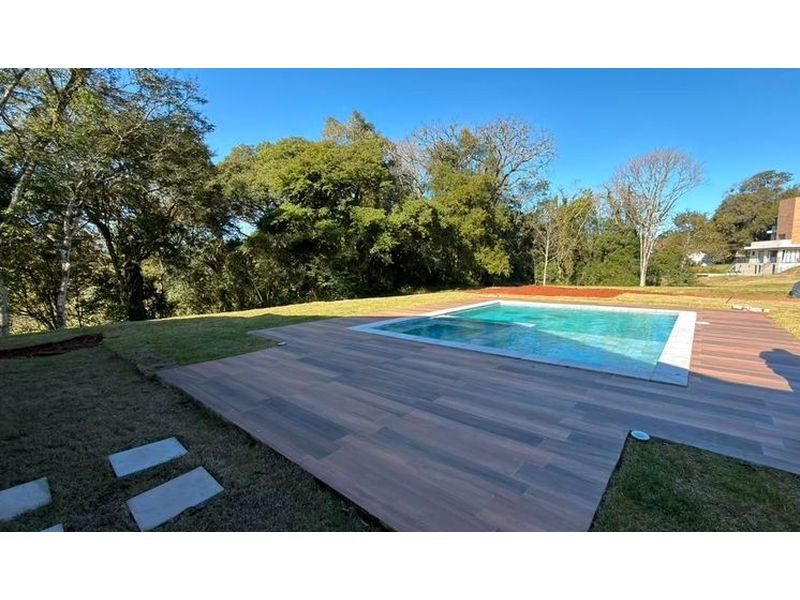 CASA EM CONDOMÍNIO FECHADO - AREA RURAL 20
