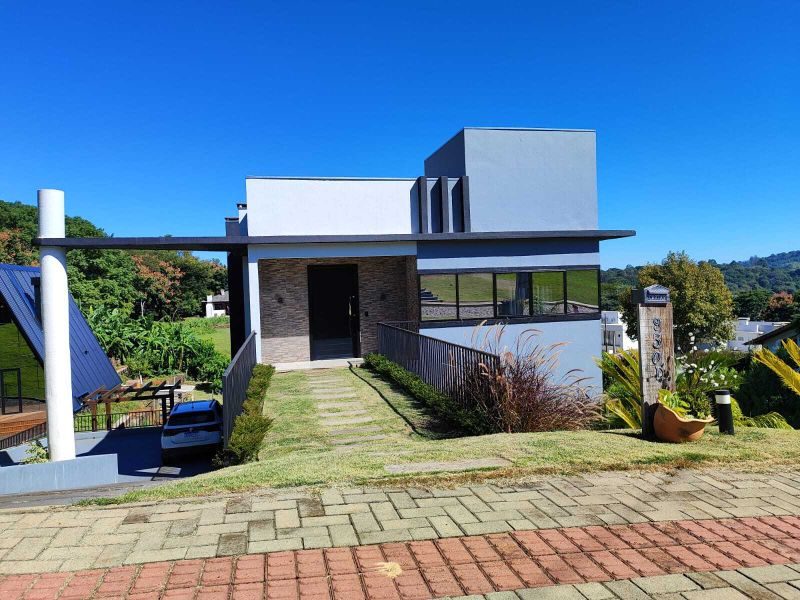 CASA EM CONDOMÍNIO FECHADO - ESPELHO DAS ÁGUAS