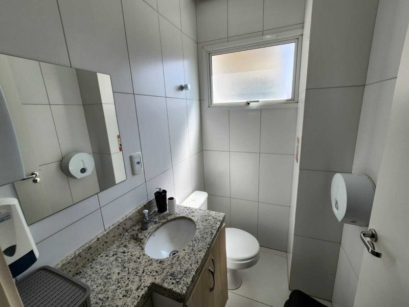 SALA COMERCIAL - CENTRO 8