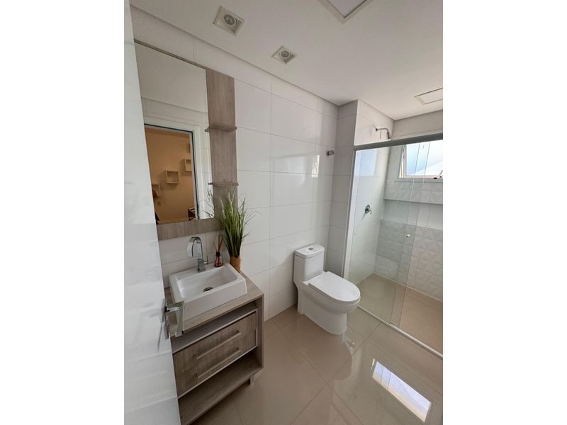 APARTAMENTO - PRESIDENTE MÉDICI 21